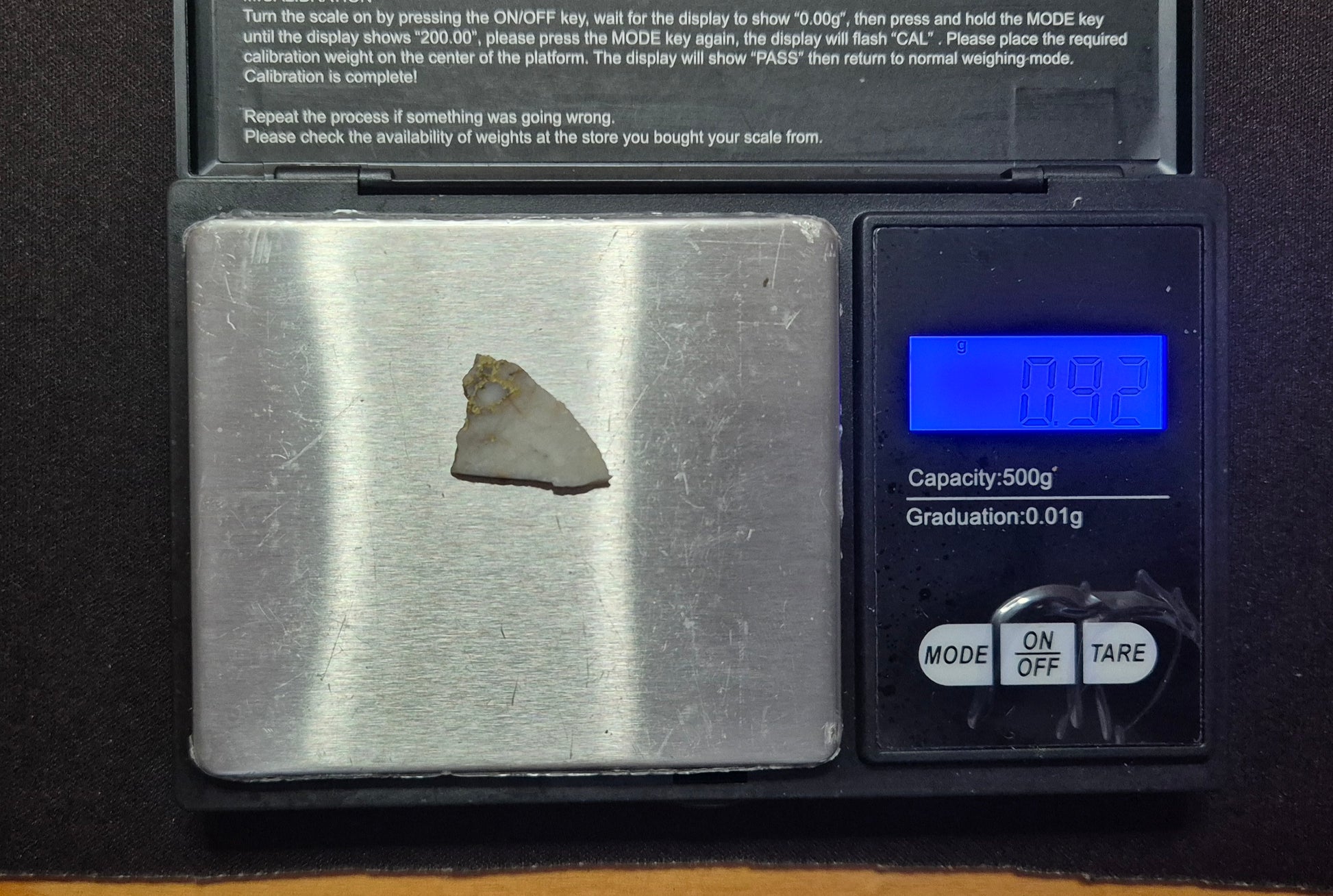 Natural Jewellery Grade Gold and Quartz 0.90g image 4