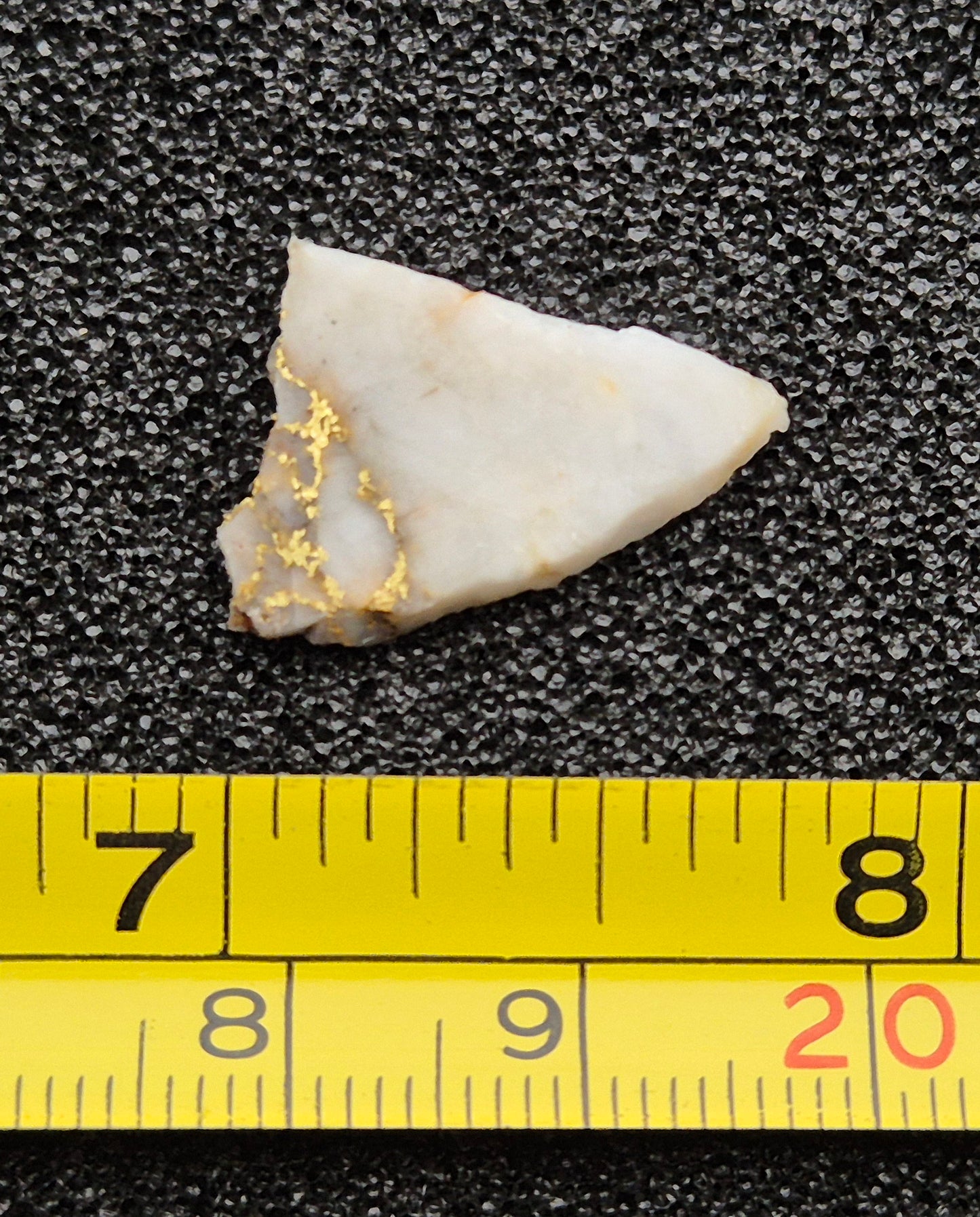 Natural Jewellery Grade Gold and Quartz 0.90g image 1